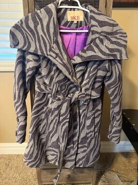 BKE Gray Zebra-Print Belted Coat with Purple Lining